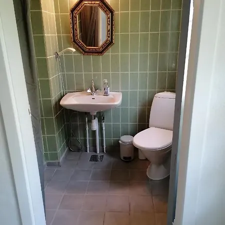 Skovhuset * Give