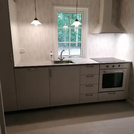 Skovhuset * Give