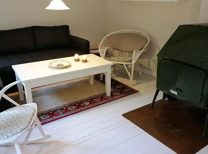 Skovhuset Give